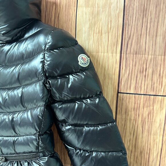 Moncler women's down jacket - Picture 2 of 7